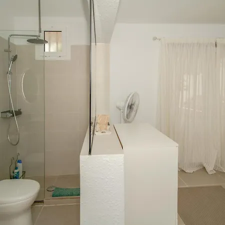 アパート Newly Refurbished In Prime Location *