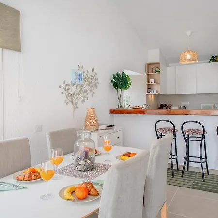 Newly Refurbished In Prime Location * プラヤ・デ・ラス・アメリカス