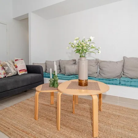 Newly Refurbished In Prime Location * プラヤ・デ・ラス・アメリカス