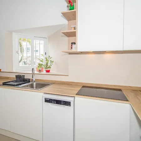 Newly Refurbished In Prime Location Apartamento Playa de las Américas