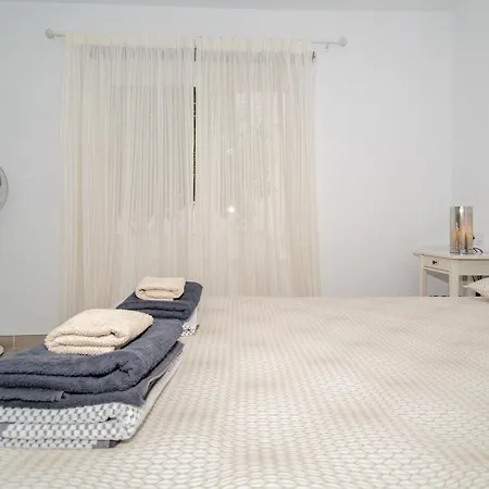Newly Refurbished In Prime Location * プラヤ・デ・ラス・アメリカス