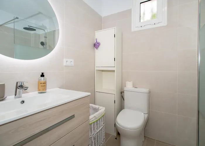 Newly Refurbished In Prime Location Playa de las Américas