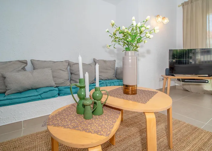 Newly Refurbished In Prime Location Διαμέρισμα