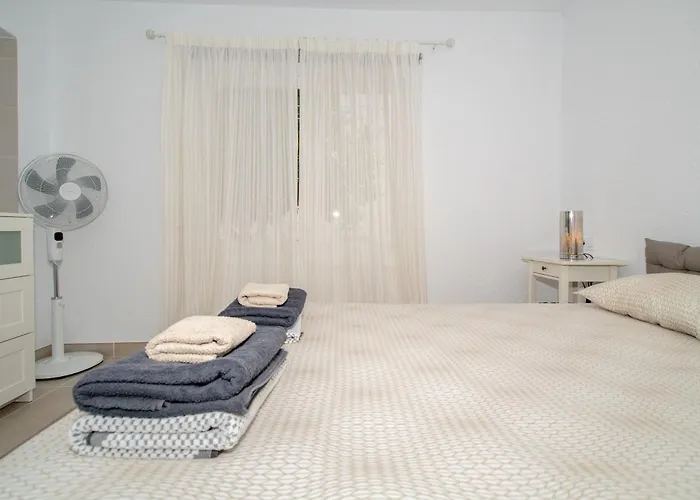 Newly Refurbished In Prime Location * Playa de las Américas