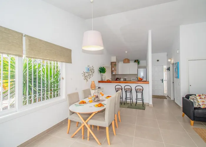 Newly Refurbished In Prime Location Apartman *